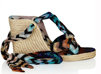 Những mẫu xăng đan đế xuồng siêu "hot" hè 2011