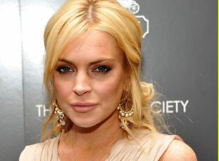Lindsay Lohan lần đầu tái xuất thảm đỏ