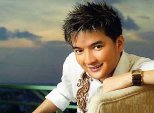 Đàm Vĩnh Hưng tiếp tục giành cúp vàng HTV Awards 2011