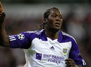 Drogba "mới" sắp cập bến Tottenham