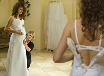 Nhà chồng ghẻ lạnh vì… "ăn cơm trước kẻng"