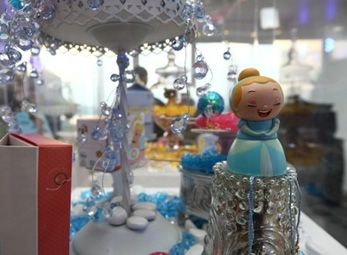 Kidada Jones ra mắt BTS phụ kiện