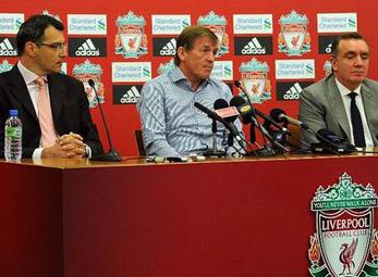 Liverpool chính thức kí hợp đồng với Kenny Dalglish