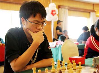 Quang Liêm hòa trận ra quân giải cờ vua tưởng niệm huyền thoại Capablanca