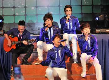 V.Music lột xác với đêm nhạc Việt Nam ngày mới