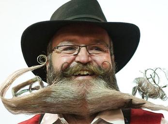 Thi râu và ria đẹp thế giới