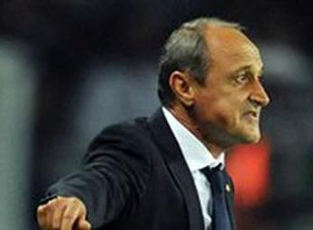 HLV Rossi sẵn sàng giải cứu Sampdoria