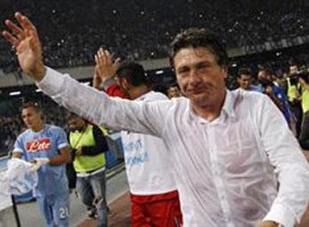 HLV Mazzarri sắp rời Napoli