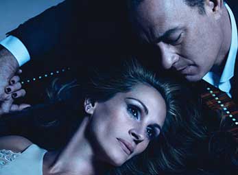 Julia Roberts tình tứ bên Tom Hanks