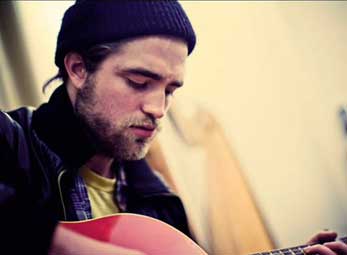 Robert Pattinson làm ca sĩ