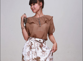 Họa tiết hoa trên đầm công sở