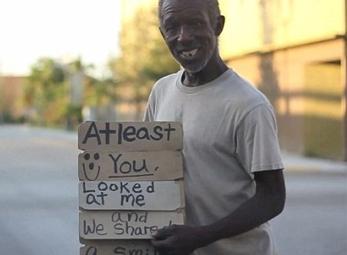 Gặp người ăn mày... sáng tạo nhất thế giới 