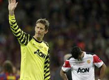 Không có quà chia tay cho Van der Sar