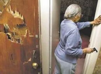 Cụ bà 89 tuổi đánh cướp có vũ trang