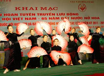 Liên hoan văn nghệ tuyên truyền về bầu cử