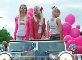 Lễ hội của những cô nàng... tóc vàng hoe