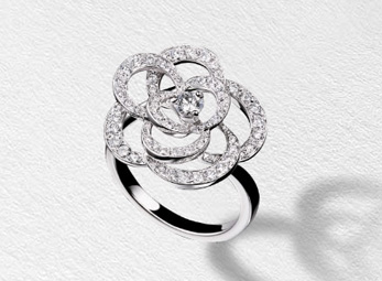 Nhẫn cô dâu tinh xảo của Chanel