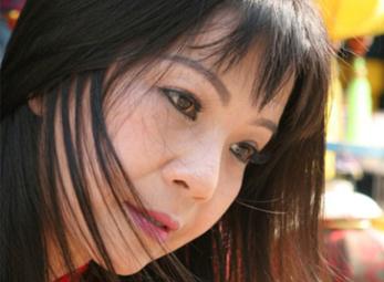 Ca sĩ Ánh Tuyết: “Không có âm nhạc, chắc tôi đang... bán tôm”