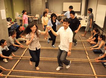 Nhảy sạp Việt, múa nón quai thao ở Tokyo