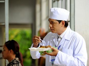 Bình Minh "bầm dập" vì Lê Kiều Như