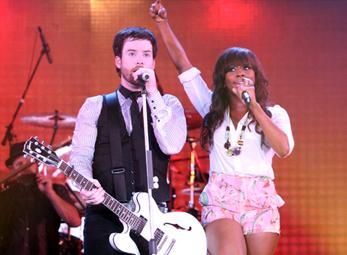 Đêm cuồng nhiệt cùng thần tượng âm nhạc Mỹ