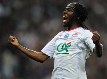 Chiêu mộ Gervinho, Arsenal hi vọng có thể giữ chân Nasri