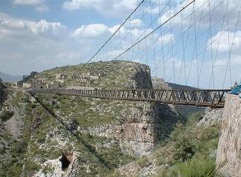 10 cây cầu cheo leo nhất thế giới