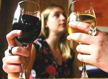 Xấu hổ vì vợ nghiện rượu