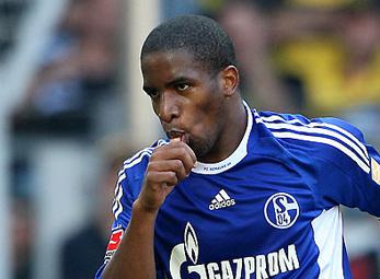 Peru chính thức mất Farfan