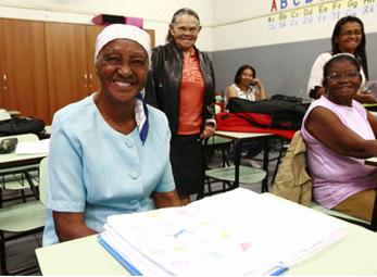 100 tuổi vẫn còn đi học