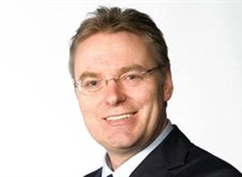 HLV Mourinho thuê "siêu luật sư" kiện UEFA