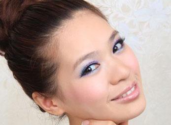 Mắt đa sắc hút hồn trong dạ tiệc quyến rũ