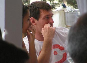 Messi lén lút làm đám cưới?