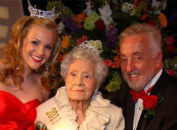 Hoa hậu 100 tuổi 