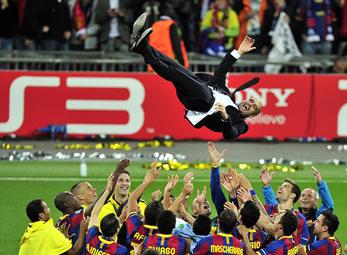 Barcelona vượt qua Real về số Cúp