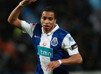 Chelsea: Chờ Pereira đến, Malouda ra đi?