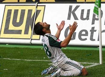 HLV Dalglish nhắm Diego thay Gerrard