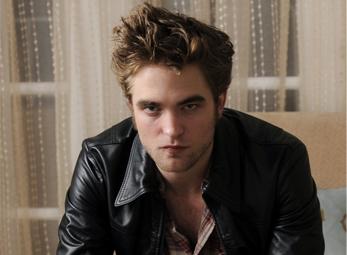 Robert Pattinson thích làm đám cưới