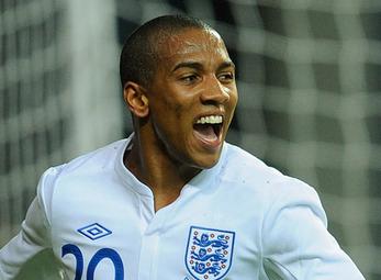 Capello: Ashley Young đang trở lên đáng sợ