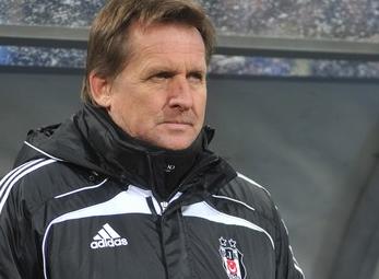 Bernd Schuster sẽ dẫn dắt Hamburg?