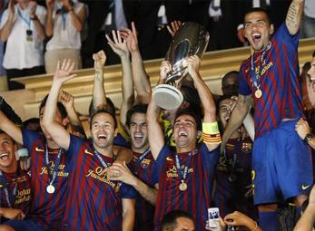 Thâu tóm cả trời Âu, Barca vẫn lỗ 9,3 triệu euro