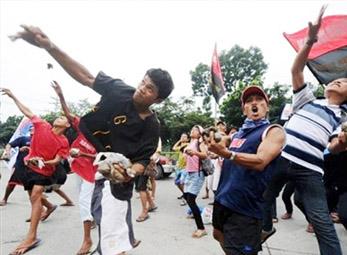 Giành được hòa bình bằng sex