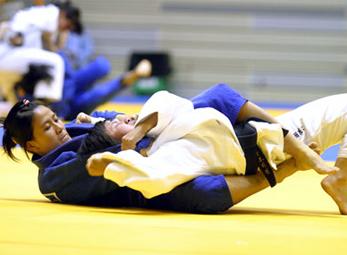 Ngọc Tú thua từ vòng đầu tại World Cup Uzbekistan 2011