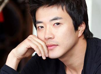 Kwon Sang Woo nhập viện khẩn cấp