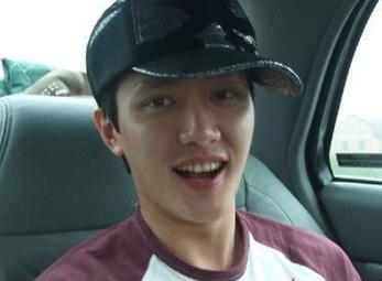 Ngắm Phùng Thiệu Phong đời thường giản dị