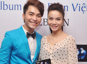 Yến Trang diện áo chấm bi mỏng xuyên thấu