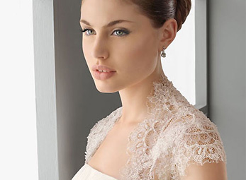 Váy cưới ren yêu kiều, quý phái