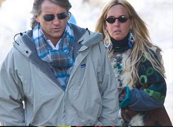 Bà xã của HLV Mancini tay không đuổi trộm