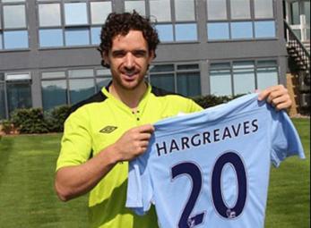 Man City đón “hàng miễn phí” Hargreaves vì…hết tiền