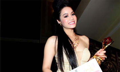 Nhật Kim Anh: ‘Tôi không đủ đẹp để cởi’